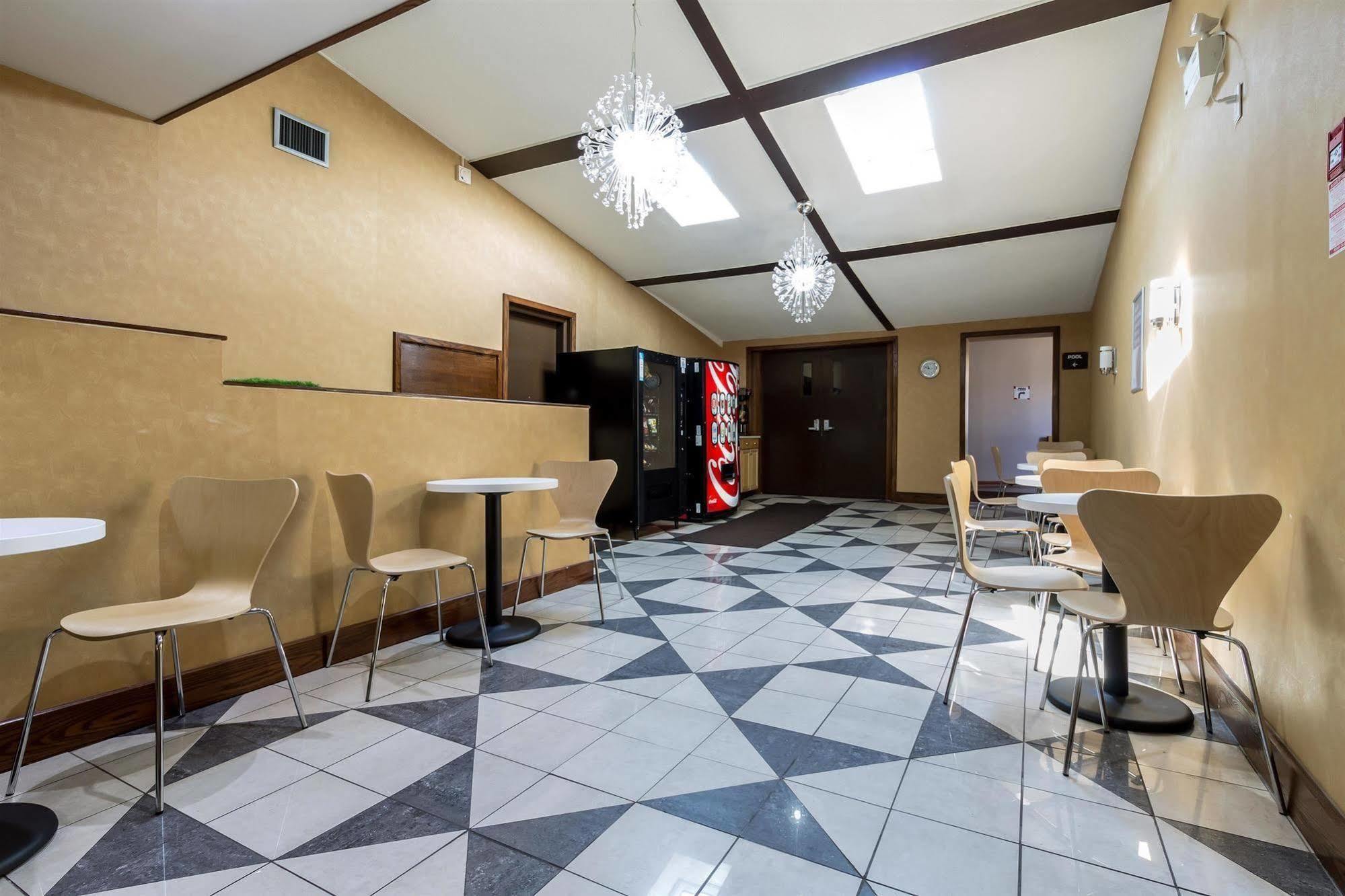 Motel 6-Trenton, On Экстерьер фото